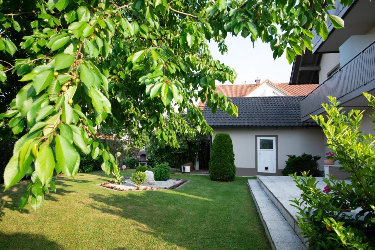 Appartementhaus Badria Bad Füssing Exterior foto